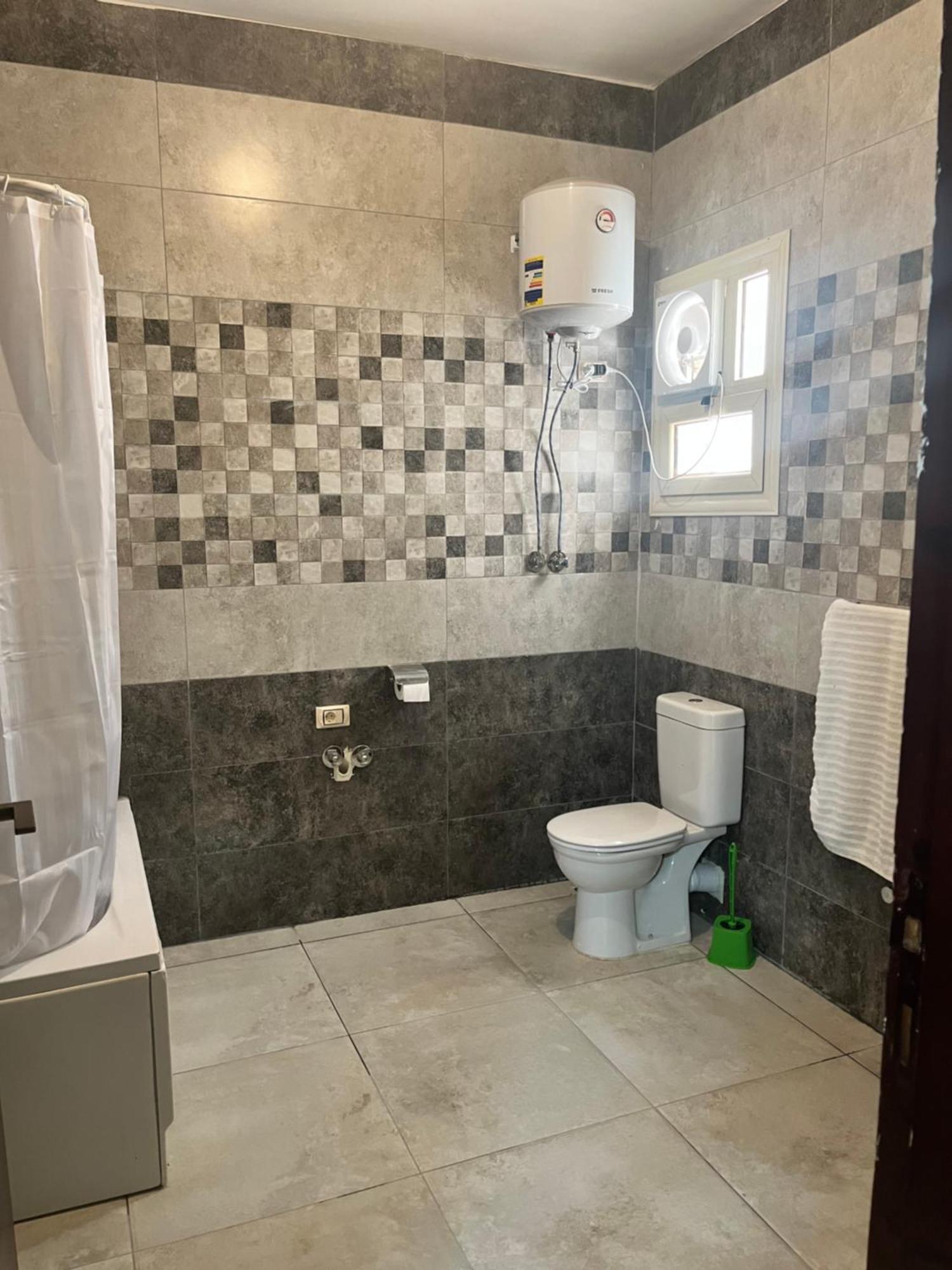 Homestay 1-bedroom With One Private Bathroom Cairo